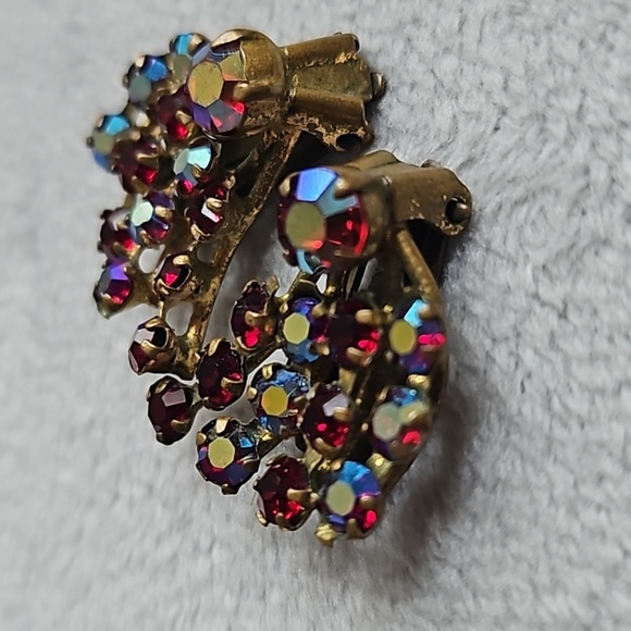 Vintage 1940s made in Austria ruby red crystal earrings. - Picture 1 of 8